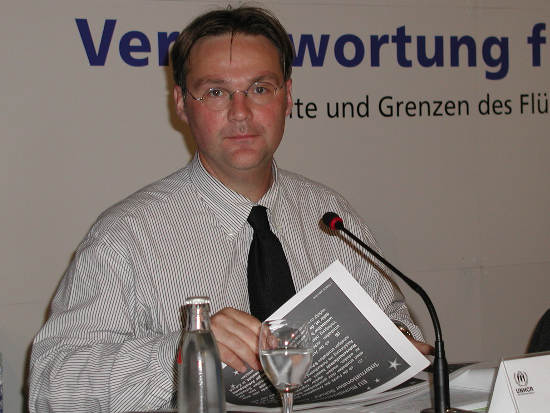 Berliner UNHCR-Symposium 2002 Asyl in Europa  ag_abbing.jpg