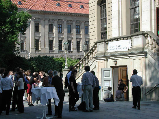 Berliner UNHCR-Symposium 2002 Asyl in Europa  pause2.jpg