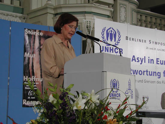 Berliner UNHCR-Symposium 2002 Asyl in Europa  zeul1.jpg