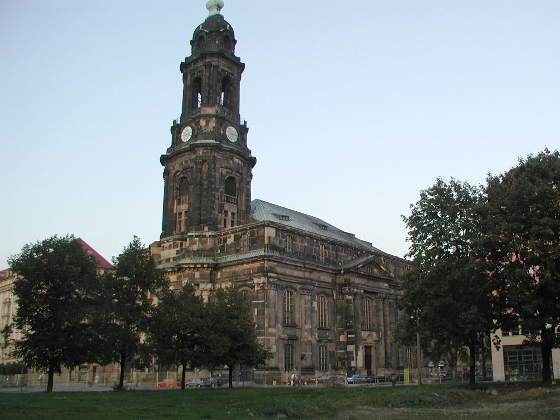 PRO ASYL bei Interkultureller Woche in Dresden  podium7.jpg